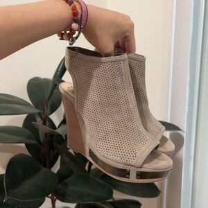 Vince Camuto Stylish Beige Wedge Sandals